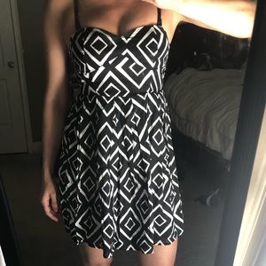 Very flattering B/W mini strapless dress